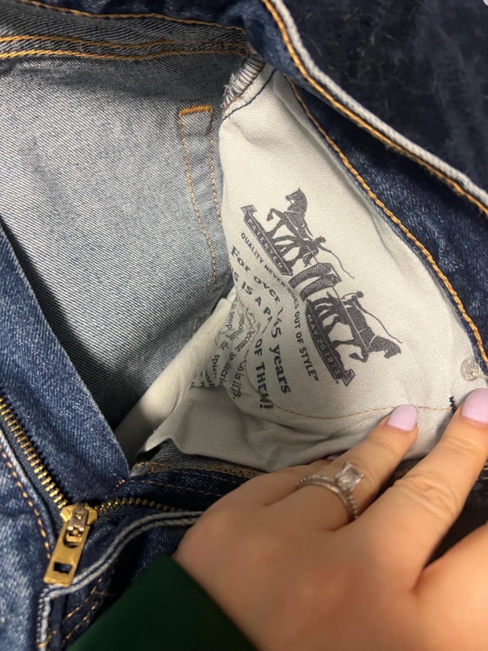 Levi's Relaxed Fit Medium Blue Denim Jeans - Picture 5 of 6